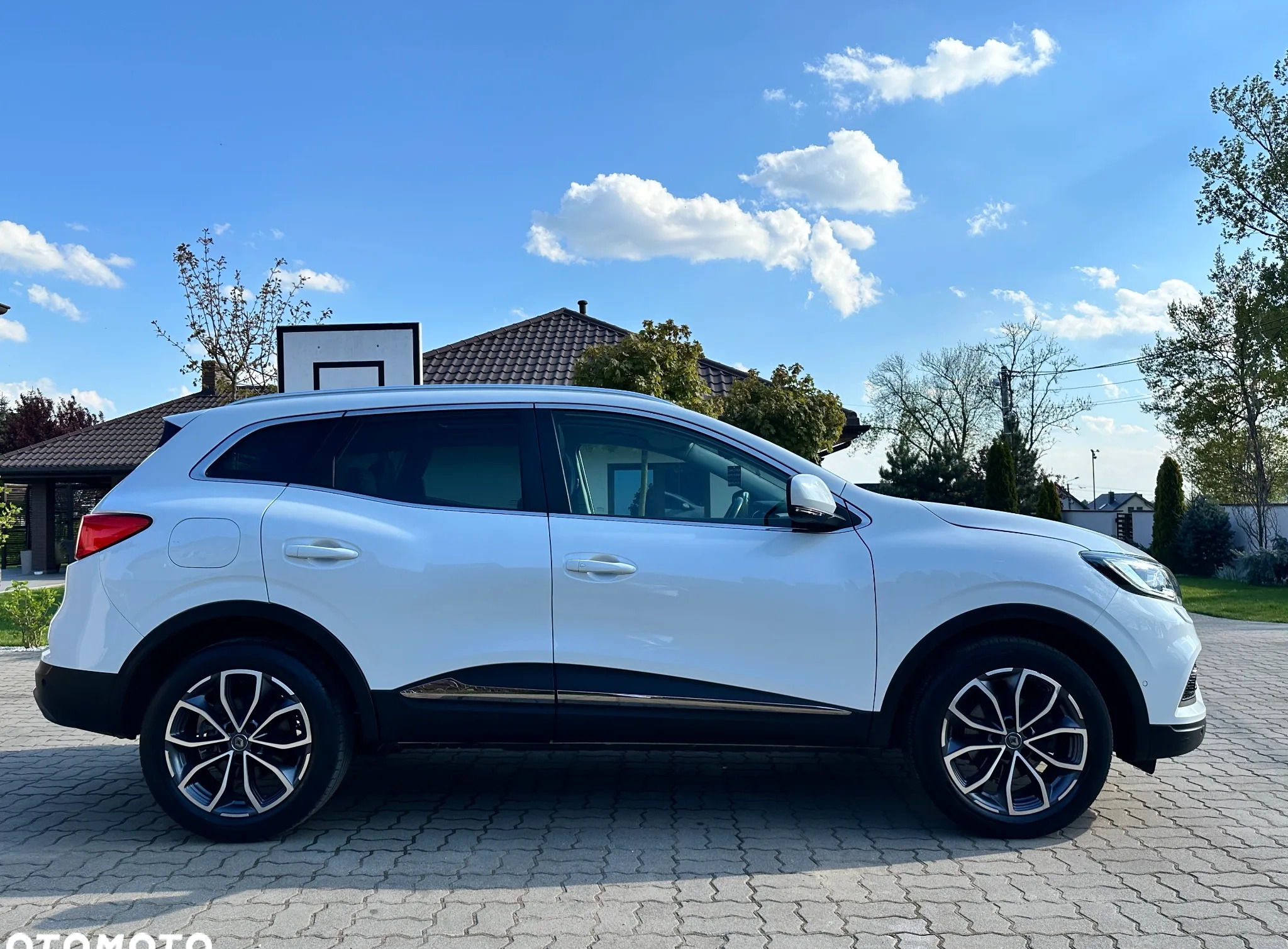 Renault Kadjar cena 83700 przebieg: 52273, rok produkcji 2020 z Płock małe 704